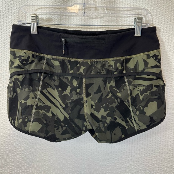 Lululemon Speed Up Shorts RARE Pop Cut Fatigue Green Black Shorts Size: 6 - Picture 2 of 8